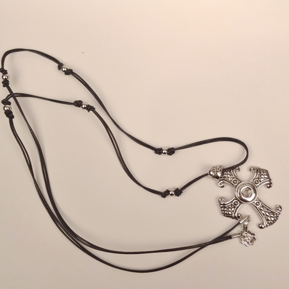 NWT Celtic Cross 12mm Mini Snap Charm Necklace - Picture 2 of 7